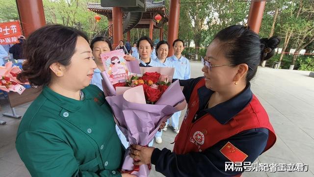 业致敬白衣天使凝聚社会温情AG凯发K8国际沈阳爱心企